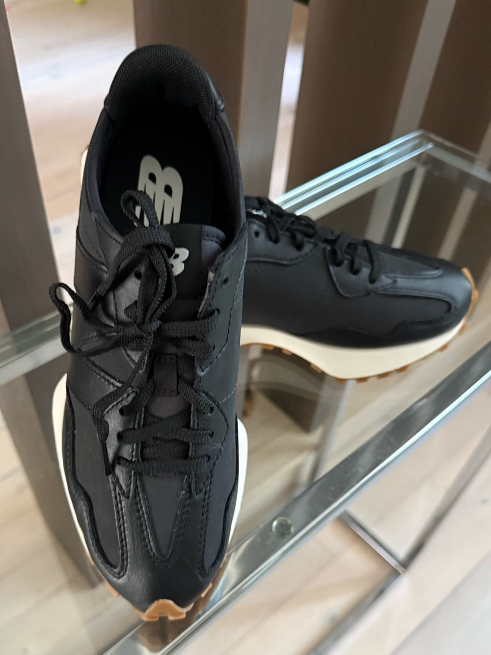 Ladies New Balance 327 Black Leather Sneakers - Picture 2 of 3